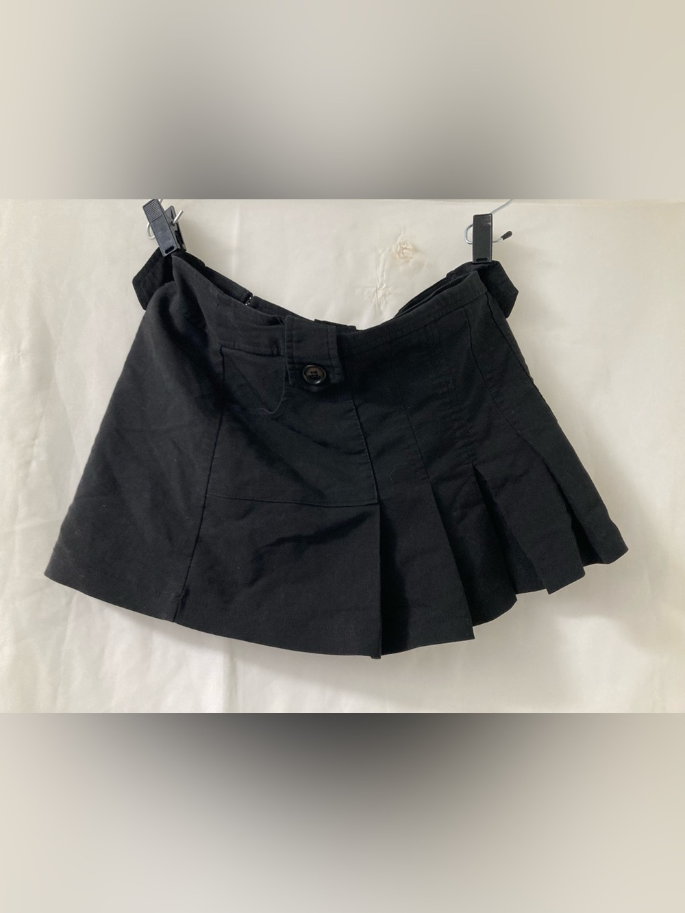 Garage Black Pleated Mini Skirt Y2K Low Rise Size M 16” waist flat